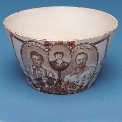 İngiltere v. İskoçya hatıra kasesi (seramik) by Scottish School