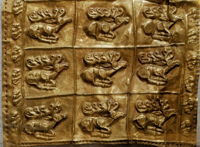 Art İskit (İskit uygarlığı veya İskit): hayvanları (geyik) süsleyen altın sadak örtüsü. Kelermes, Krasnodar Bölgesi, Kuban, Rusya, MÖ 7. yy