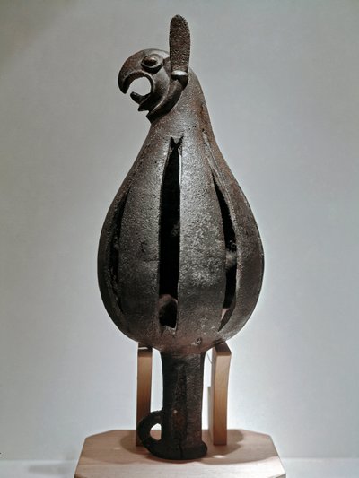 Sanat İskit (İskit uygarlığı veya İskit): kartal başlı grifon şeklinde süs. MÖ 7. yüzyılın ikinci yarısından bronz nesne. Petersburg, Ermitaj Müzesi by Scythian