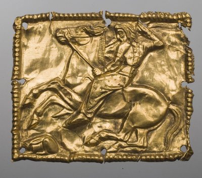 Art des steppes - İskit Sanatı : Avlanma Sahnesini Betimleyen Plaket. Altın, boyut : 5,2x4,2, MÖ 5-4. yy, Devlet İnziva Yeri, St. Petersburg by Scythian