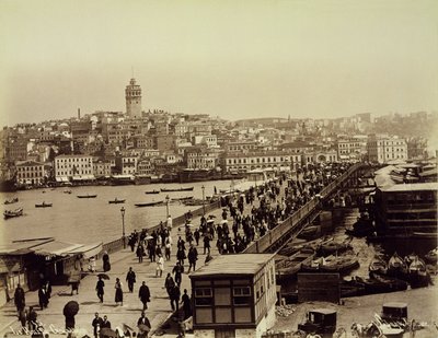 Haliç üzerindeki Galata Köprüsü, İstanbul, 1890 dolayları (s/b fotoğraf) by Sebah and Joaillier