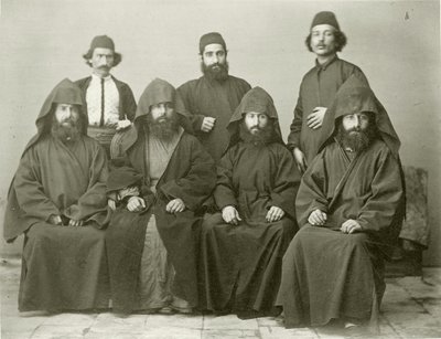 4 Ermeni rahip ve diğer 3 kişilik bir grup, Akdeniz Oteli