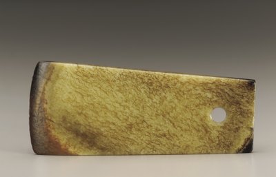 Balta (fu) (yeşim) by Shang Dynasty Chinese School