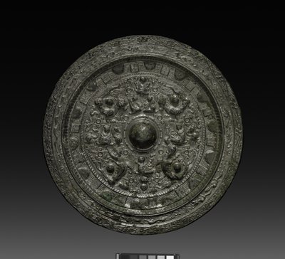 Xiwangmu ile ayna, c.317-400 (bronz) by Six Dynasties Chinese School