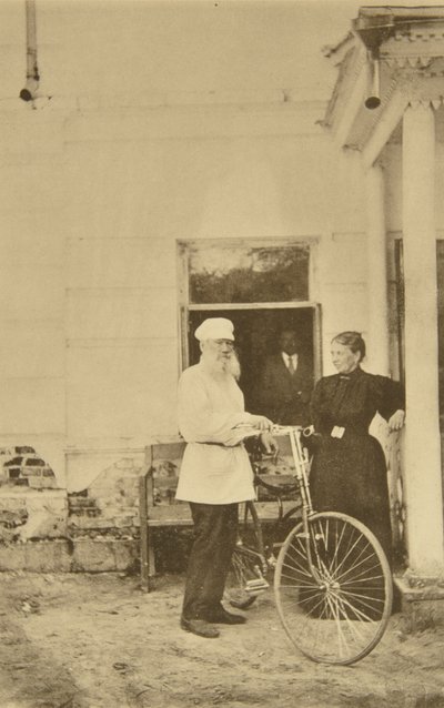Rus yazar Leo Tolstoy bisikletli, Rusya, 1890