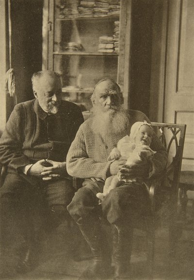 Rus yazar Leo Tolstoy, damadı ve torunu ile birlikte, Rusya, c1905-c1906 by Sophia Andreevna Tolstaya