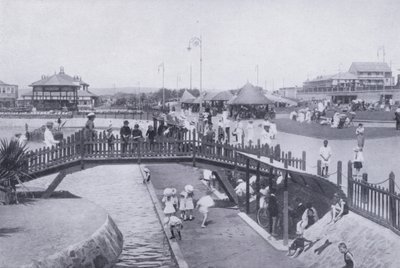 Çocuk Göleti Üzerinden Köprü, Ocean Beach, Durban (s/b fotoğraf) by South African Photographer