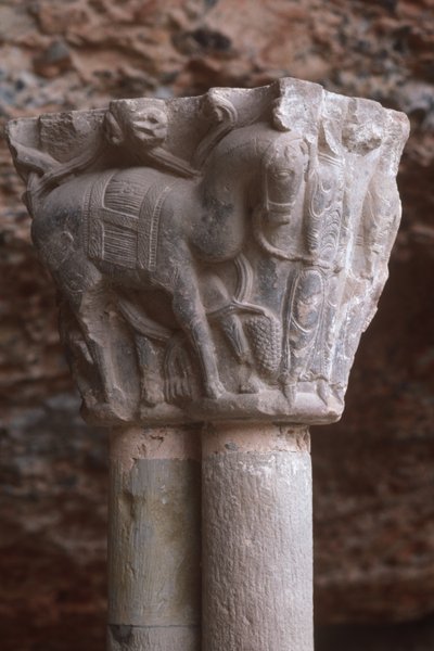 Bir at heykeli ile bir arcade başkenti (fotoğraf) by Spanish School