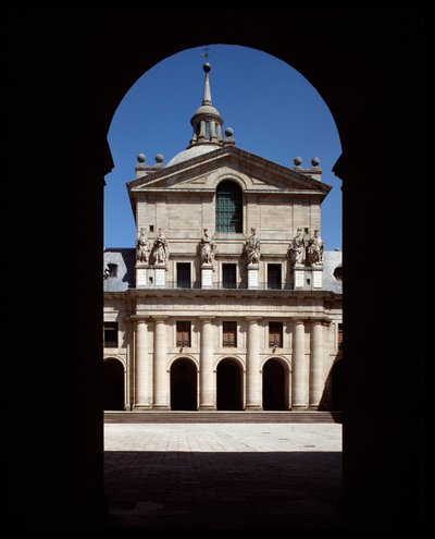 Royal Seat kilisesinin cephesinin görünümü by Spanish School