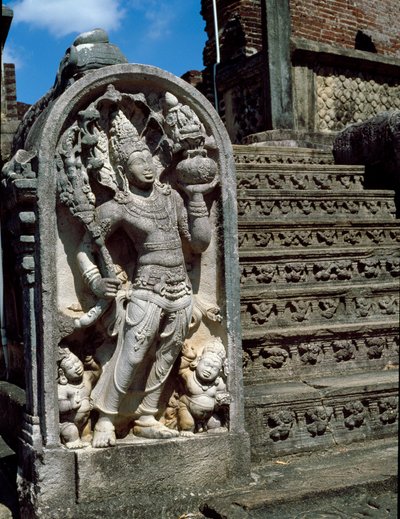 Budist tapınağının girişi by Sri Lankan