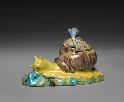 Salyangoz Şeklinde Bir Çift Kapaklı Kutu, c. 1750. by Strasbourg Factory