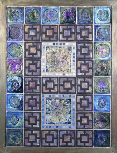 Çiçekler ve geometrik desenlerle kalıplanmış Favrile cam karo panel, 20. yüzyıl (Favrile cam karolar) by Studios Tiffany