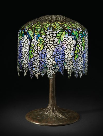 Wisteria masa lambası, c.1910 (kurşunlu cam ve bronz) by Studios Tiffany