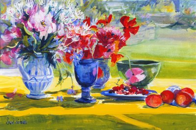 Bahçe masasında yaz ortası çiçekleri, 1993 by Sue Wales