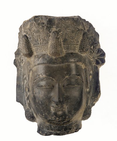 Bir bodhisattva başı, 581-618 (koyu gri kireçtaşı) by Sui Dynasty Chinese School