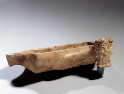 Mezopotamya Sanatı: Sümer dönemi (MÖ 2400 civarında) androcephal boğa (albatrede) ile süslenmiş lamba. Paris, Louvre Müzesi by Sumerian Mesopotamian School