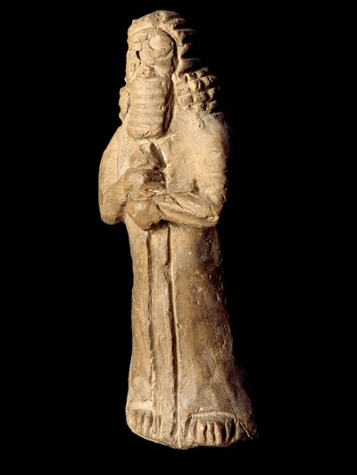 Sümer uygarlığı: Bir evin temelleri altına yerleştirilmiş koruyucu cin pişmiş topraktan heykelciği. MÖ 8-7 yy. karartmak 13 cm Bağdat, Ulusal Irak Müzesi by Sumerian Sumerian