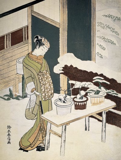 Genç bir kadın karlı terasta bonzaisini hayranlıkla seyrediyor. 18. yüzyıl (baskı) by Suzuki Harunobu