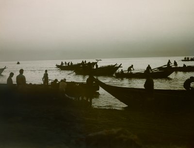 Denizde Japon balıkçı, 1900 - 1915 civarı (fotoğraf) by Teijiro Takagi