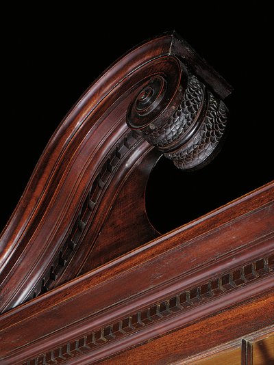 Bir George III ön kitaplık by Thomas Chippendale