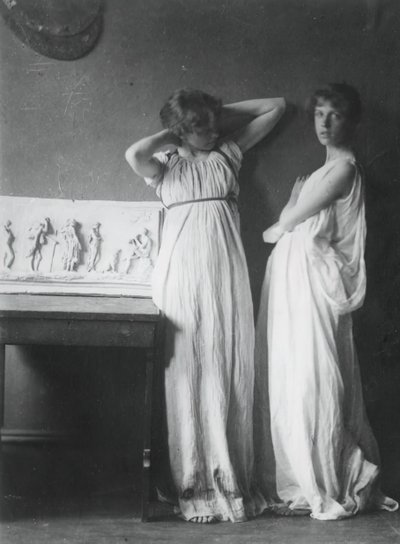 Yunan Kostümlerinde Tanımlanamayan Modeller, c. 1883. by Thomas Eakins