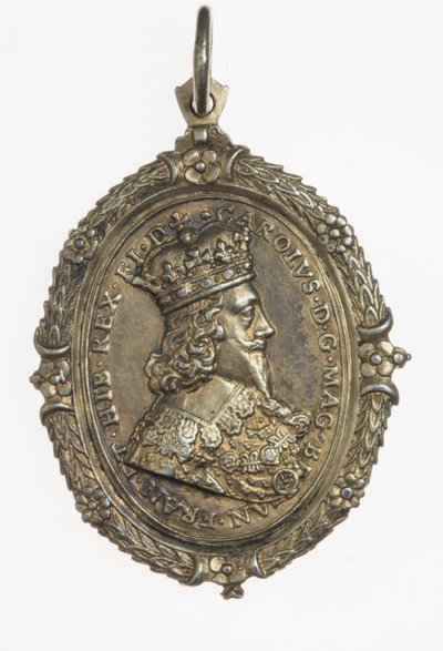 Charles I ve Henrietta Maria destekçileri rozeti, c.1649 (gümüş yaldızlı) by Thomas Rawlins