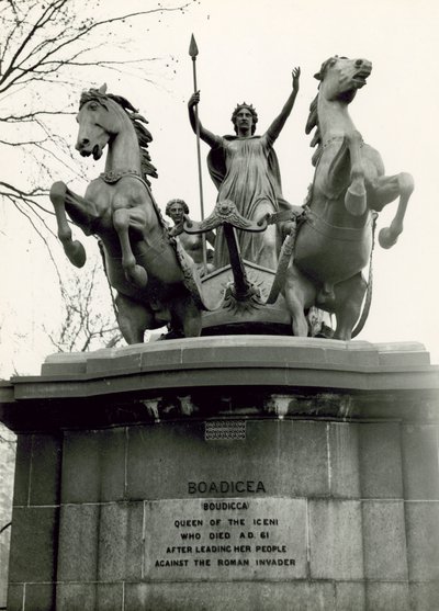 Boadicea ve Kızları, bronz heykel grubu, 1885 by Thomas Thornycroft