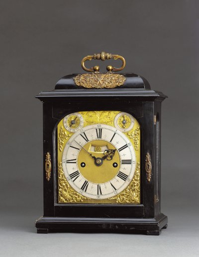 James II, çekme çeyrek tekrarlı çarpıcı braket saatini monte etti, no. 166, c.1690-95 (abanoz ve yaldızlı metal) (ayrıca bkz. 867503-4) by Thomas Tompion