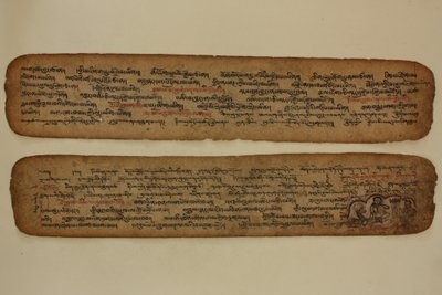 Milarepa mağarasında, bir avcıya ders verirken, 1400-99 civarı (tezhipli el yazması) by Tibetan School