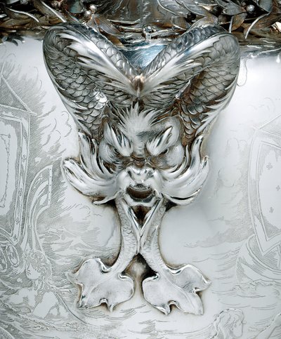Bir yatçılık kupasının detayı by Tiffany and Company