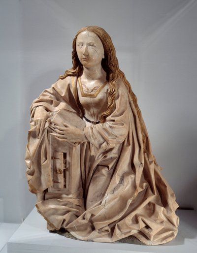 Duyuru bakire. 15. yüzyılın sonlarında Tilman Riemenschneider (1460-1531) tarafından çok renkli tepelere sahip mermer heykel. Paris, Louvre Müzesi by Tilman Riemenschneider