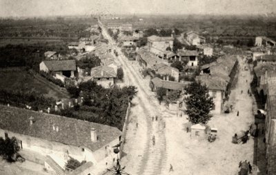 Birinci Dünya Savaşı sırasında kilisenin çan kulesinden alınan Romalılar şehrinin panoramik görüntüsü (s/b fotoğraf) by Ugo Ojetti