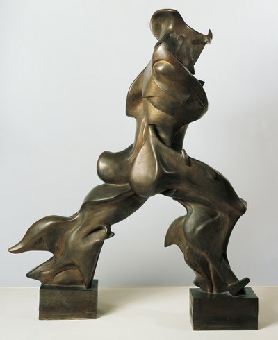 Uzayda Eşsiz Süreklilik Biçimleri by Umberto Boccioni