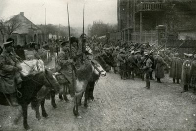 Bir Kazak Devriyesi ve Rus Piyade, 1919. by Unbekannt