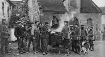 Bir Fransız köyünde bir Alman ordusu sahra mutfağı, I. Dünya Savaşı, 1915 by Unbekannt