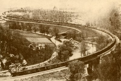 Elli Dört Kamyonetin Tek Motorla Çekildiği Devasa Bir Ürün Treni, Chicago ve Kuzey Batı Demiryolu, 193 by Unbekannt