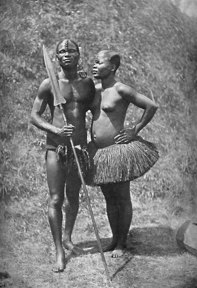 Orta Kongo bölgelerinden bir Mulolo Kongo savaşçısı ve eşi, 1902 by Unbekannt