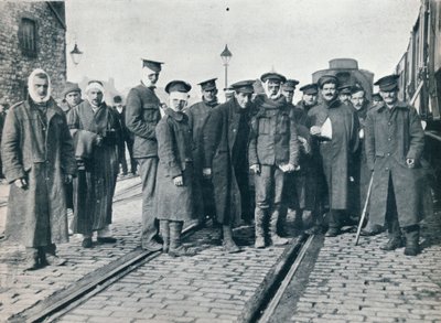 Bir Fransız tren istasyonunda yaralanan Neuve Chapelle grubu, 1915 by Unbekannt