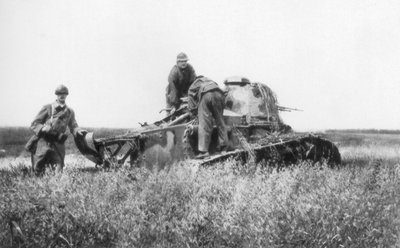 Arızalı bir Fransız hafif tankı, Villers-Cotterets, Aisne, Fransa, 1918 by Unbekannt