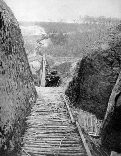 Cepheye doğru bir iletişim hendeği ve yolu, Fransa, I. Dünya Savaşı, 1915 by Unbekannt