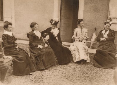 Bir grup kadın konuşuyor, 1937 by Unbekannt