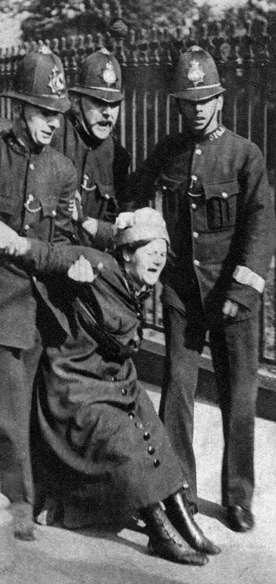 Bir süfrajet tutuklanıyor, c1910s 1935 by Unbekannt