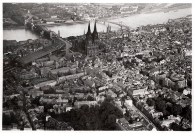 Köln'ün havadan görünümü, Kuzey Ren-Vestfalya, Almanya, bir Zeplin'den, c1931 1933 by Unbekannt