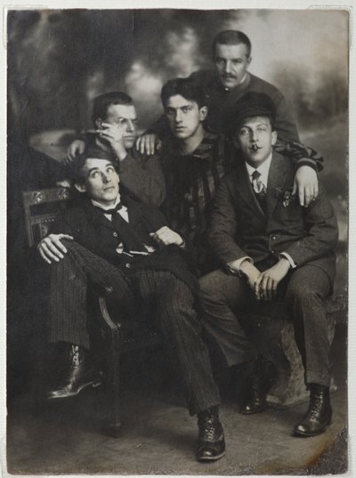 Alexei Kruchenykh, David Burliuk, Vladimir Mayakovsky, Nikolai Burliuk ve Benedikt Livshits, 1913. by Unbekannt