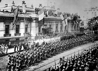 Müttefik askerler ve denizciler Vladivostok, Rusya, Eylül 1918 by Unbekannt