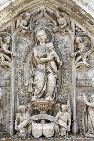 Amboise castle şapel tympanum: Bakire ve çocuk, Amboise, Fransa by Unbekannt