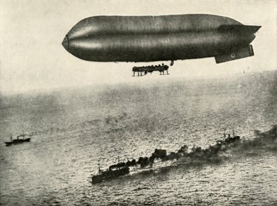 Konvoya eşlik eden bir hava gemisi, 1919. by Unbekannt