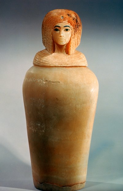 Kraliyet kadın başı şeklinde bir kapaklı eski Mısır kanopik kavanozu, MÖ 1344-1336 by Unbekannt