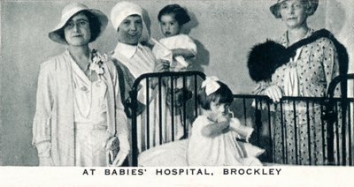 Babies Hastanesinde, Brockley, 1933 1937 by Unbekannt