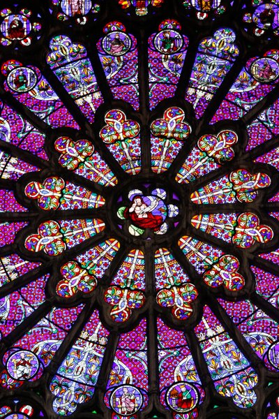 St, Denis Bazilikası, Kuzey transept, Vitray Pencere (bir detay), Orta kapının üstündeki gül pencere, Saint-Denis, Fransa by Unbekannt